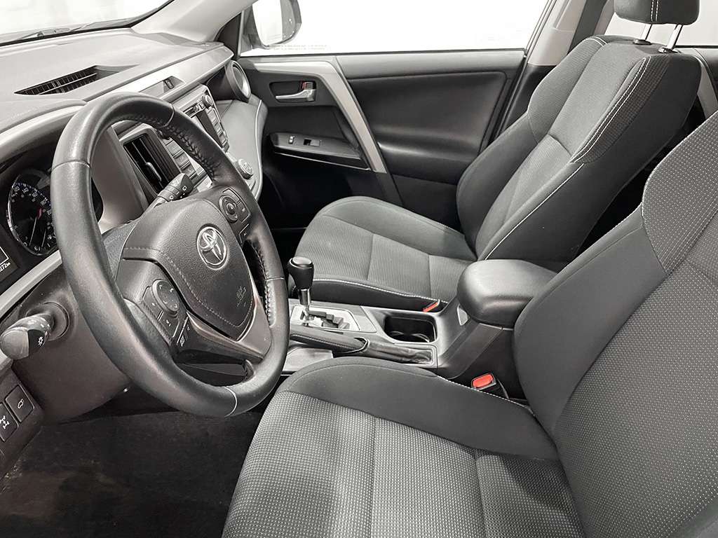 Toyota RAV4 XLE - AWD - TOIT OUVRANT - SIÈGES CHAUFFANTS 2018