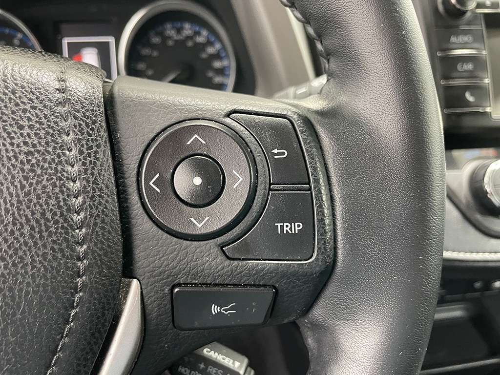 Toyota Rav4 XLE - TOIT OUVRANT - SIEGES CHAUFFANTS - BLUETOOTH 2018