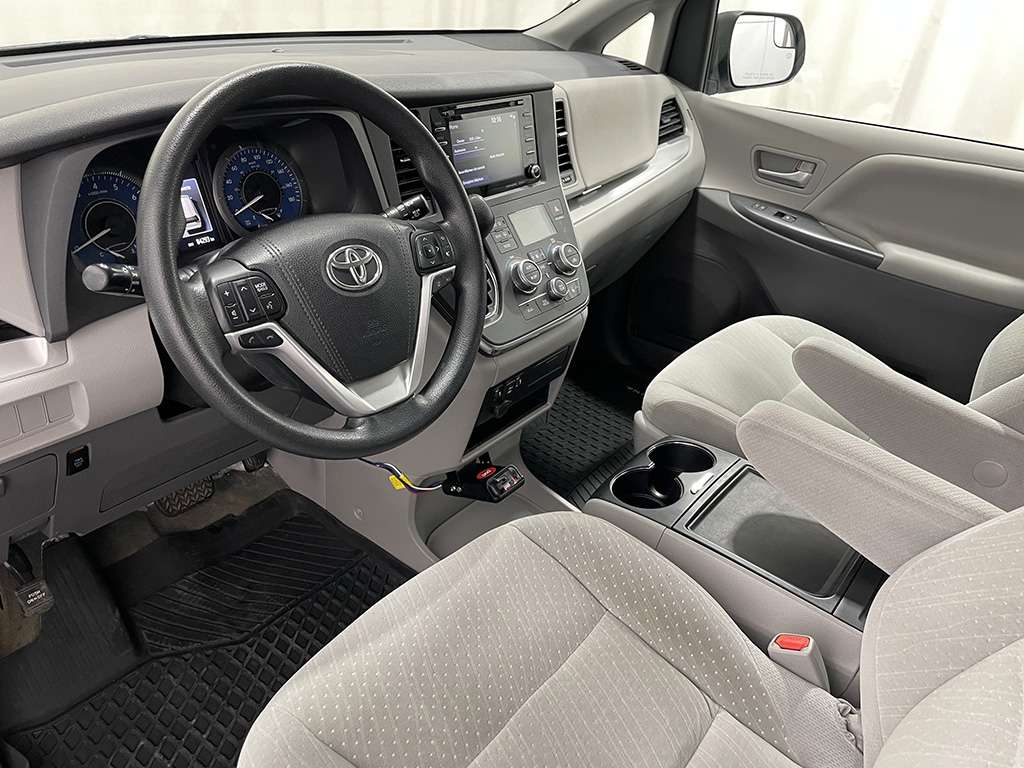 Toyota Sienna LE AWD - SIEGES ELECTRIQUES - BAS KILOMETRAGE 2018