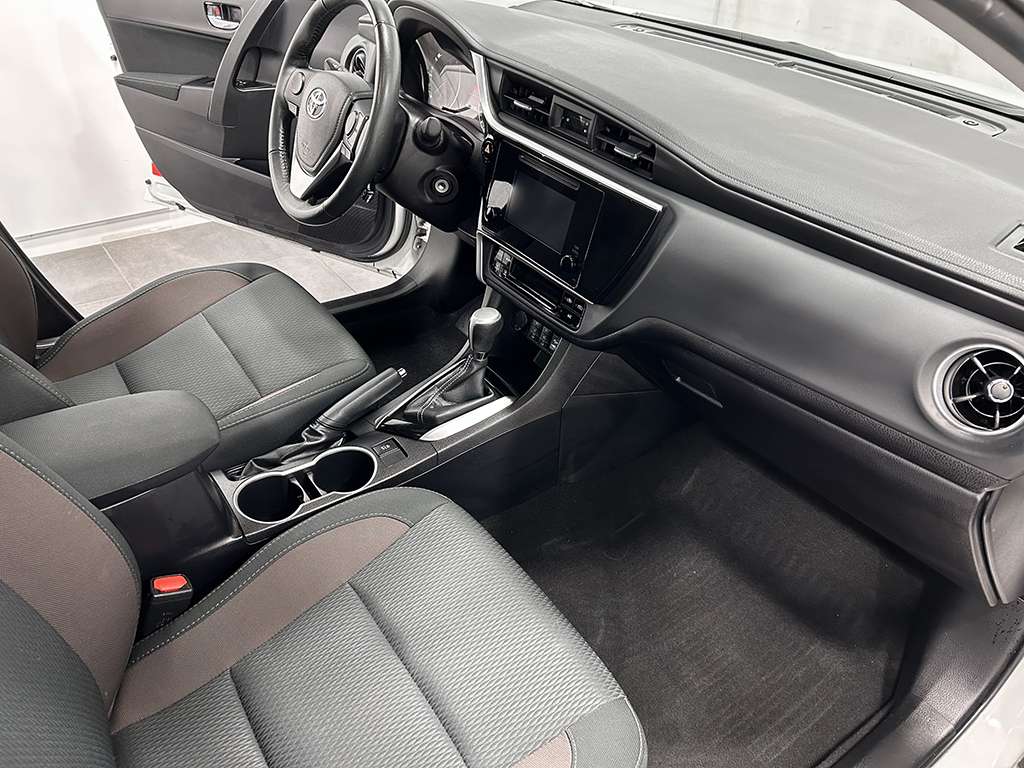 Toyota Corolla LE - BAS KILOMETRAGE - SIEGES CHAUFFANTS 2019