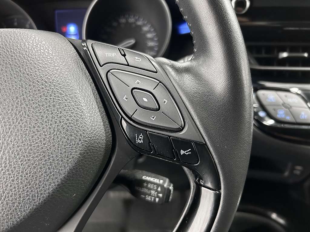 Toyota C-HR XLE PREMIUM - VOLANT CHAUFFANT - SIEGES CHAUFFANTS 2020