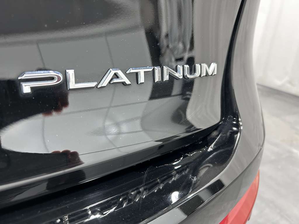 Toyota Crown PLATINUM  AWD - SIEGES VENTILES - TOIT PANORAMIQUE 2023