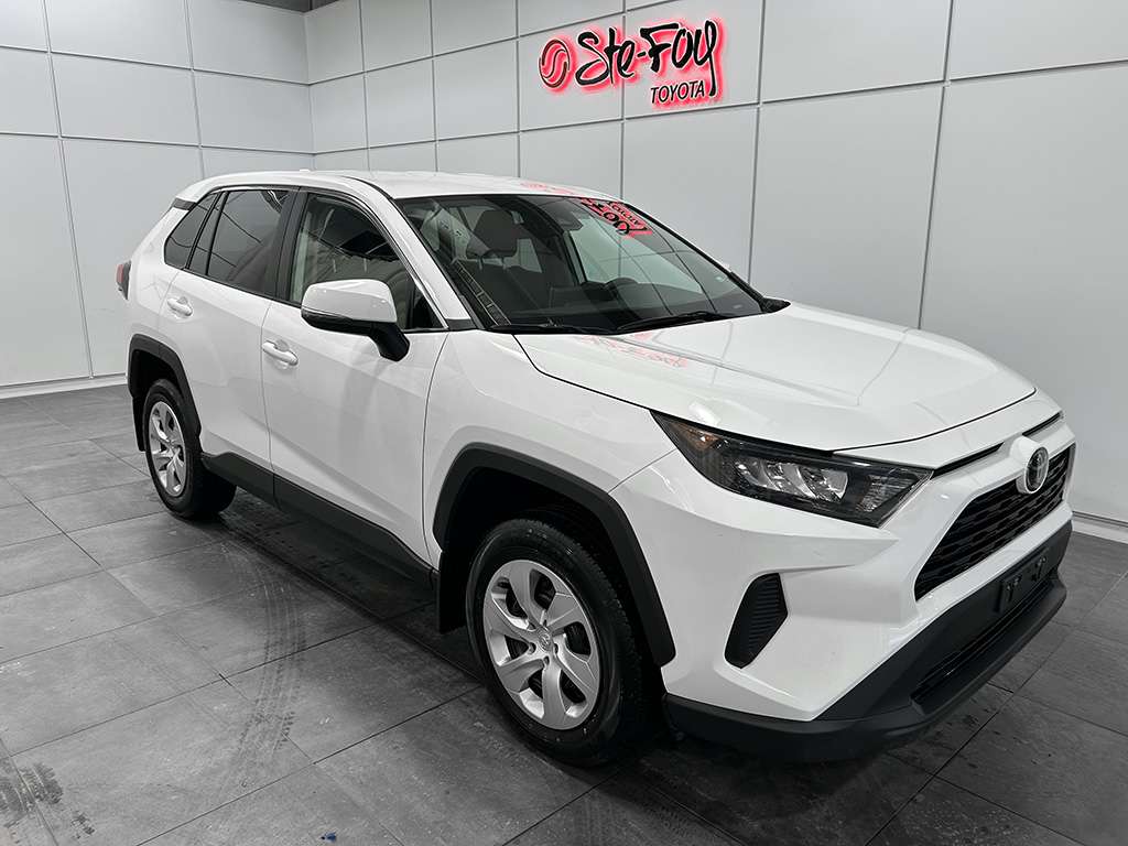 2025 Toyota RAV4 LE AWD