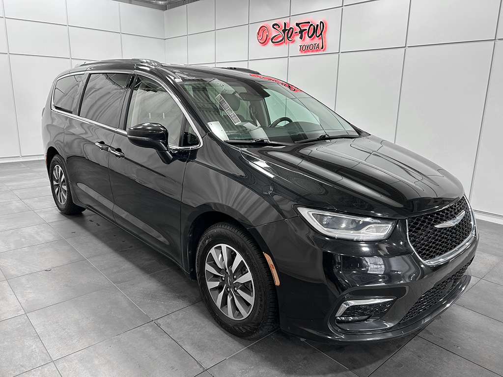 Black 2021 Chrysler Pacifica Hybrid Touring Plus FWD Minivan Automatic