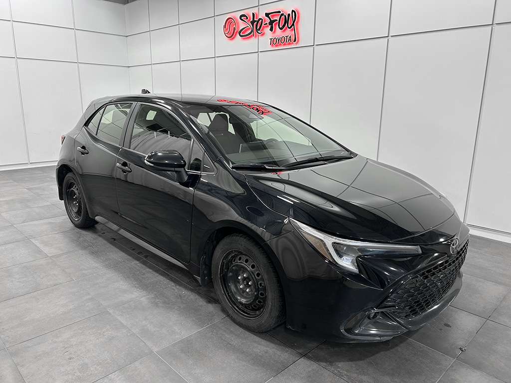 2023 Toyota Corolla Hatchback SE FWD