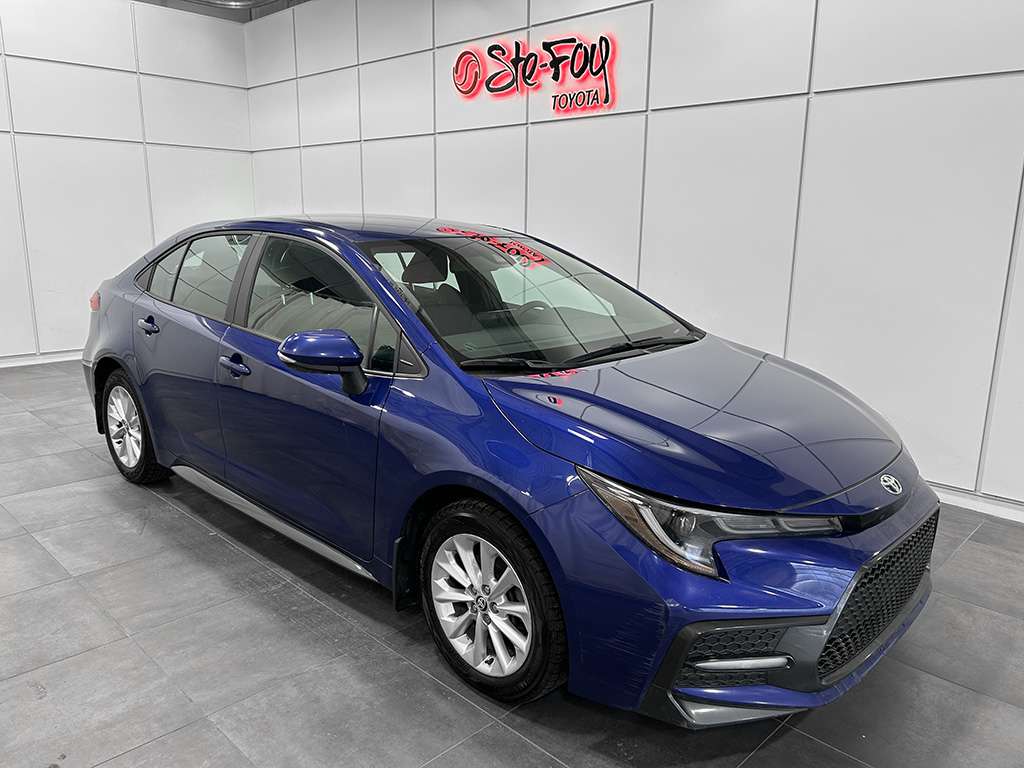 Blue 2022 Toyota Corolla SE FWD Sedan Front-Wheel Drive Continuously Variable Transmission