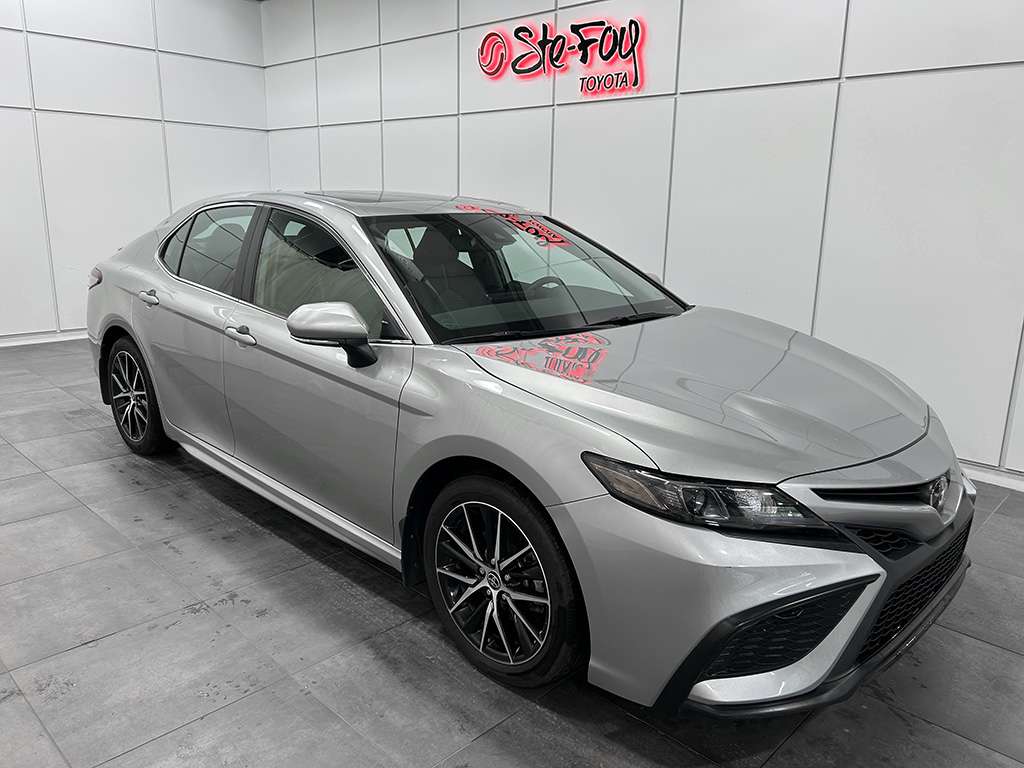 Silver 2024 Toyota Camry SE FWD Sedan Front-Wheel Drive Automatic