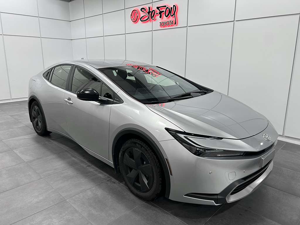 2025 Toyota Prius Plug-In Hybrid SE FWD