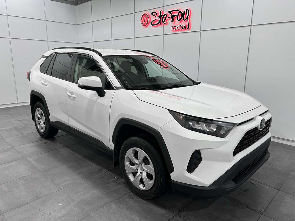 White 2020 Toyota RAV4 LE AWD SUV / Crossover All-Wheel Drive Automatic