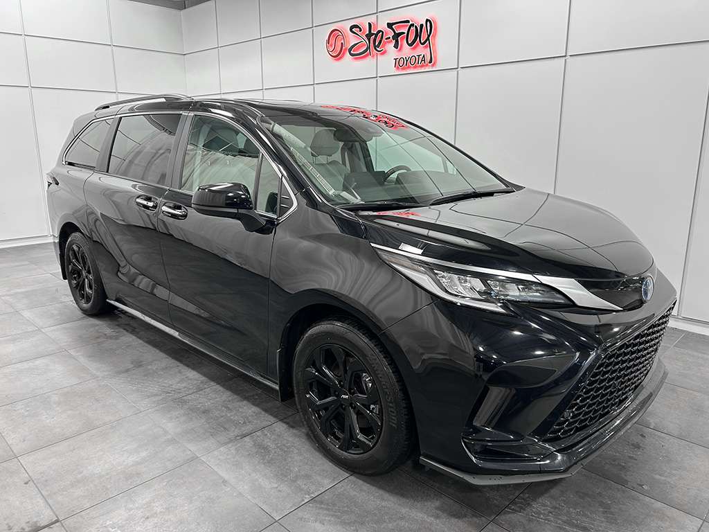 2022 Toyota Sienna XSE 7-Passenger AWD