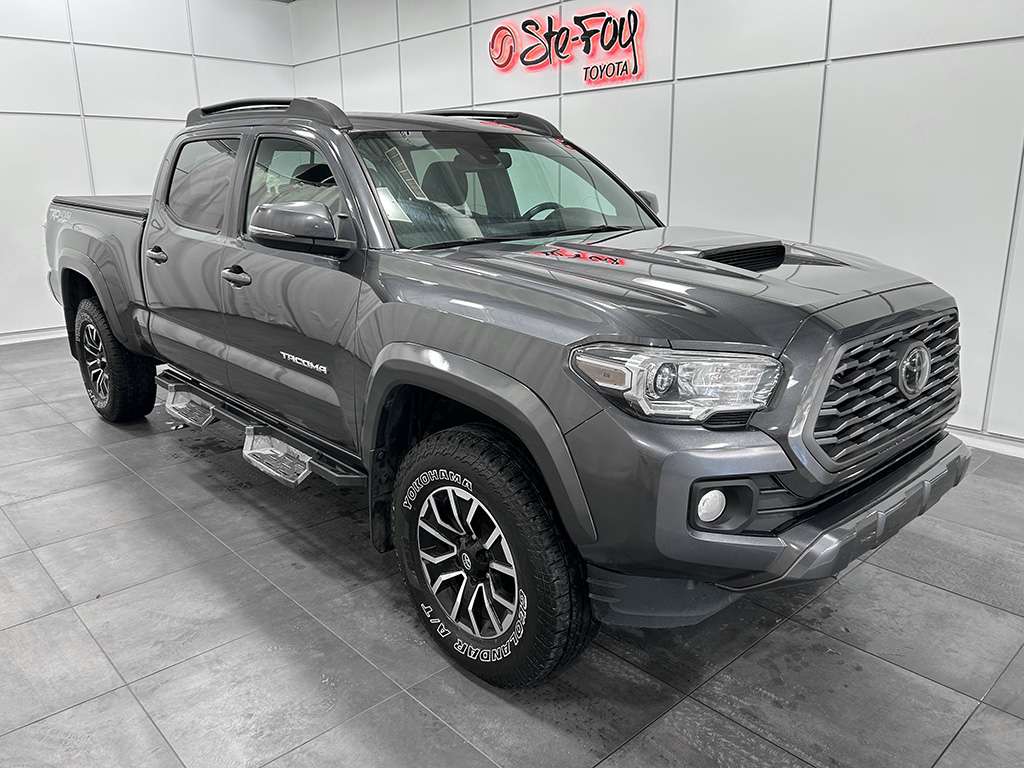 Gray (Gris foncé) 2022 Toyota Tacoma Pickup Truck Four-Wheel Drive Automatic
