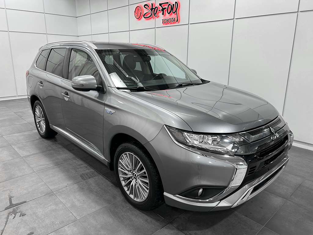 Silver 2020 Mitsubishi Outlander Hybrid Plug-in SUV / Crossover Automatic