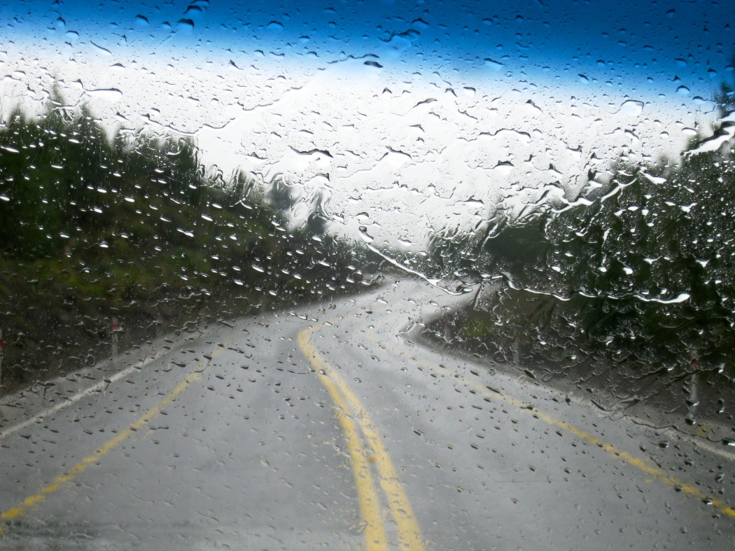 Conduire sous la pluie : quelques petits conseils